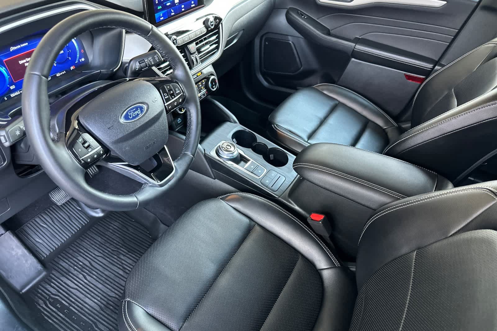 Certified 2022 Ford Escape SEL w/ Technology Package AWD/4WD image 11