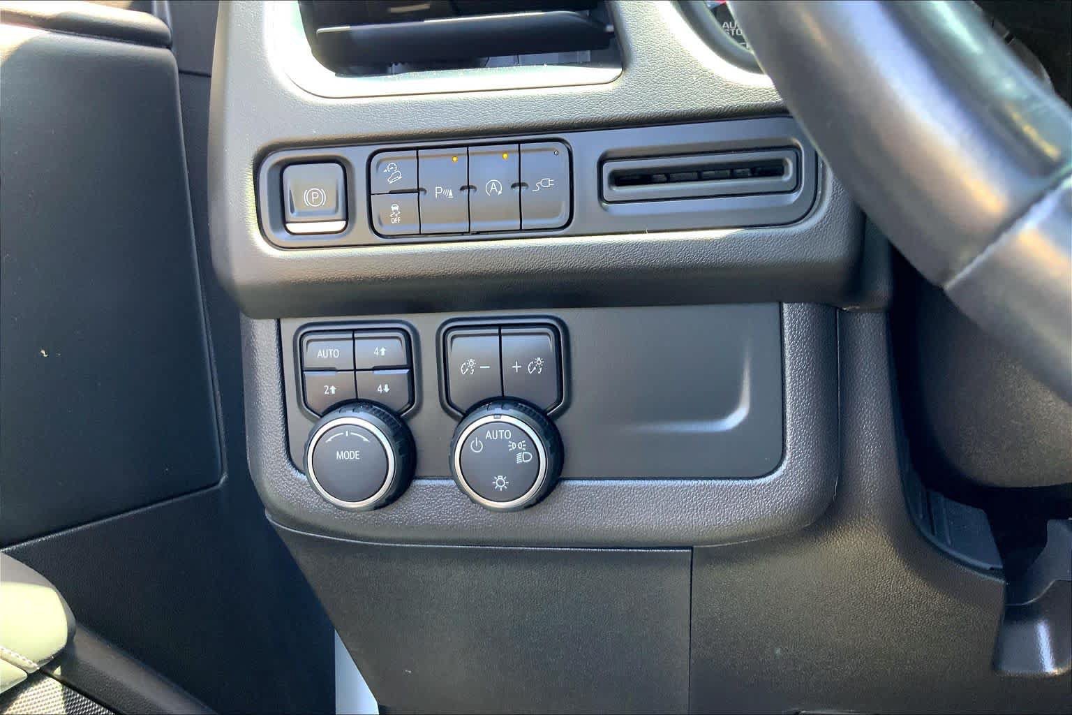 Used 2021 Chevrolet Tahoe Z71 AWD/4WD image 36