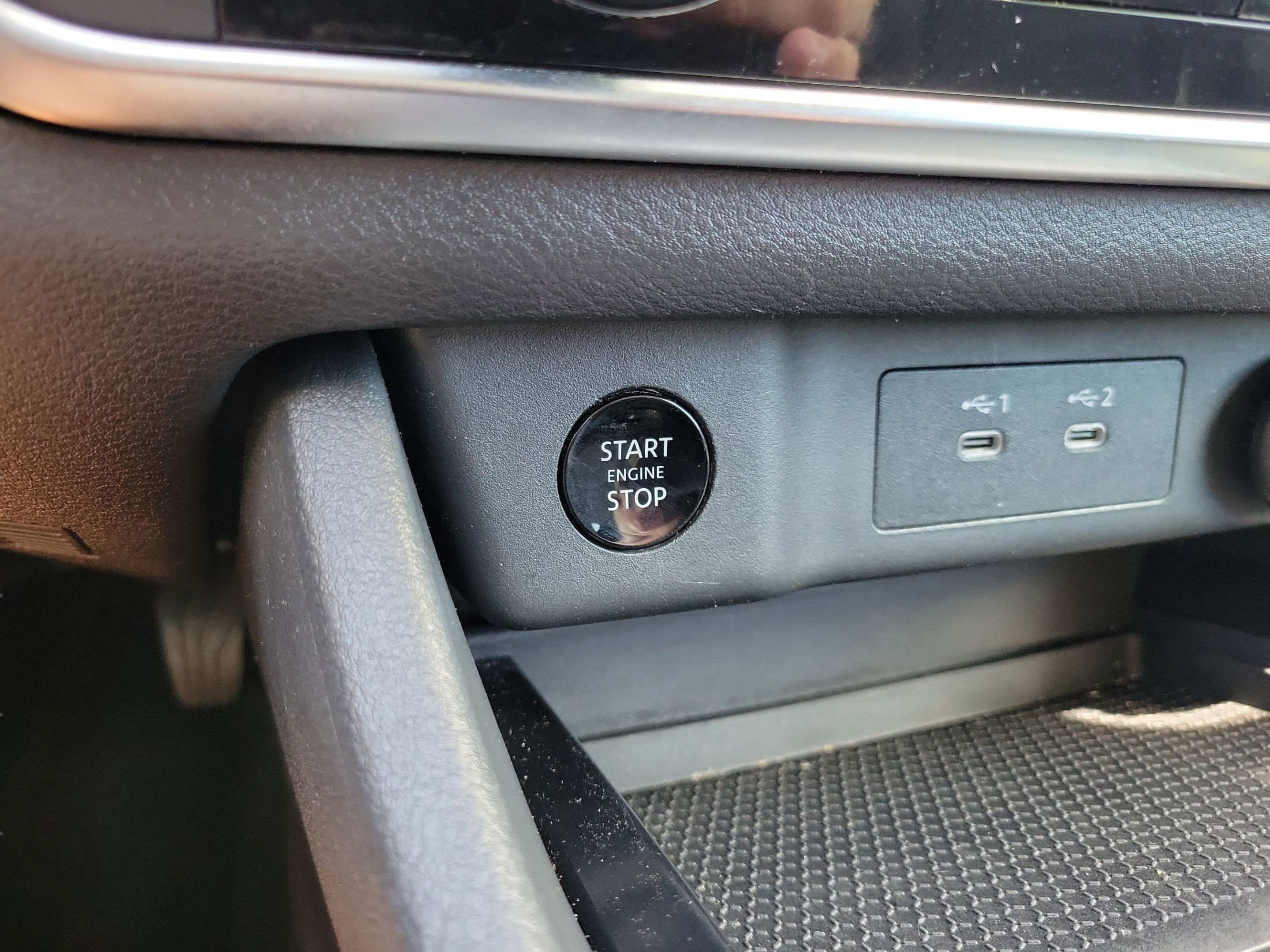 Used 2024 Nissan Rogue S AWD/4WD image 29