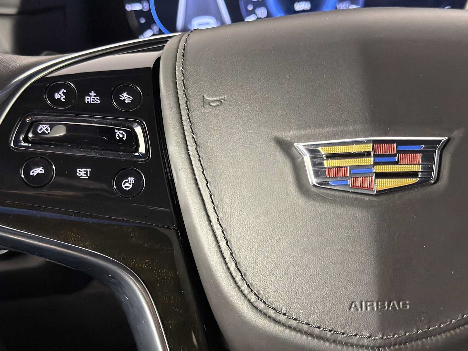 Used 2019 Cadillac Escalade Platinum AWD/4WD image 35