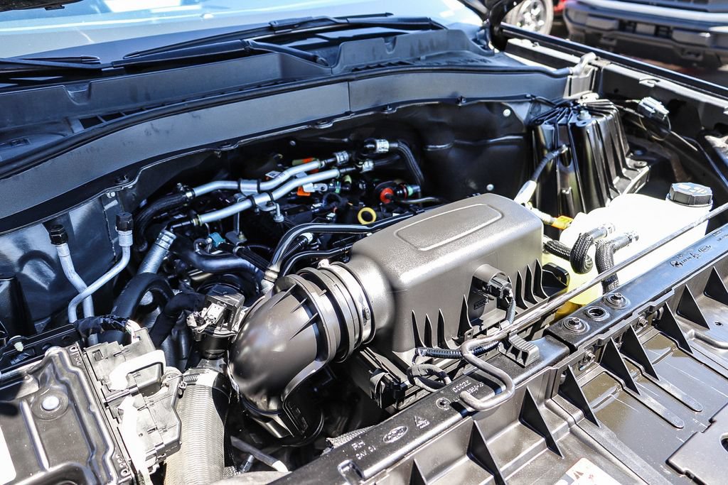 Certified 2020 Ford Explorer XLT RWD image 33