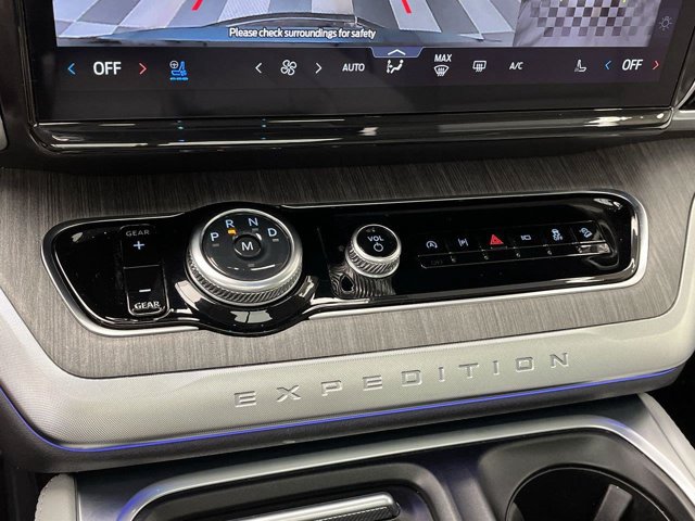 Certified 2025 Ford Expedition Platinum w/ Platinum Ultimate Package AWD/4WD image 27