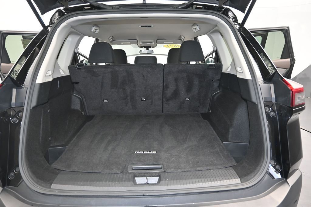 Used 2023 Nissan Rogue S AWD/4WD image 11