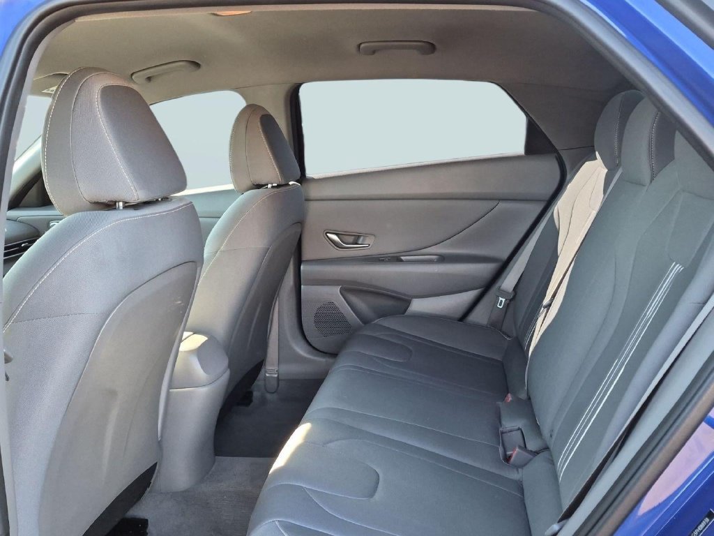Used 2023 Hyundai Elantra SEL w/ Convenience Package FWD image 21