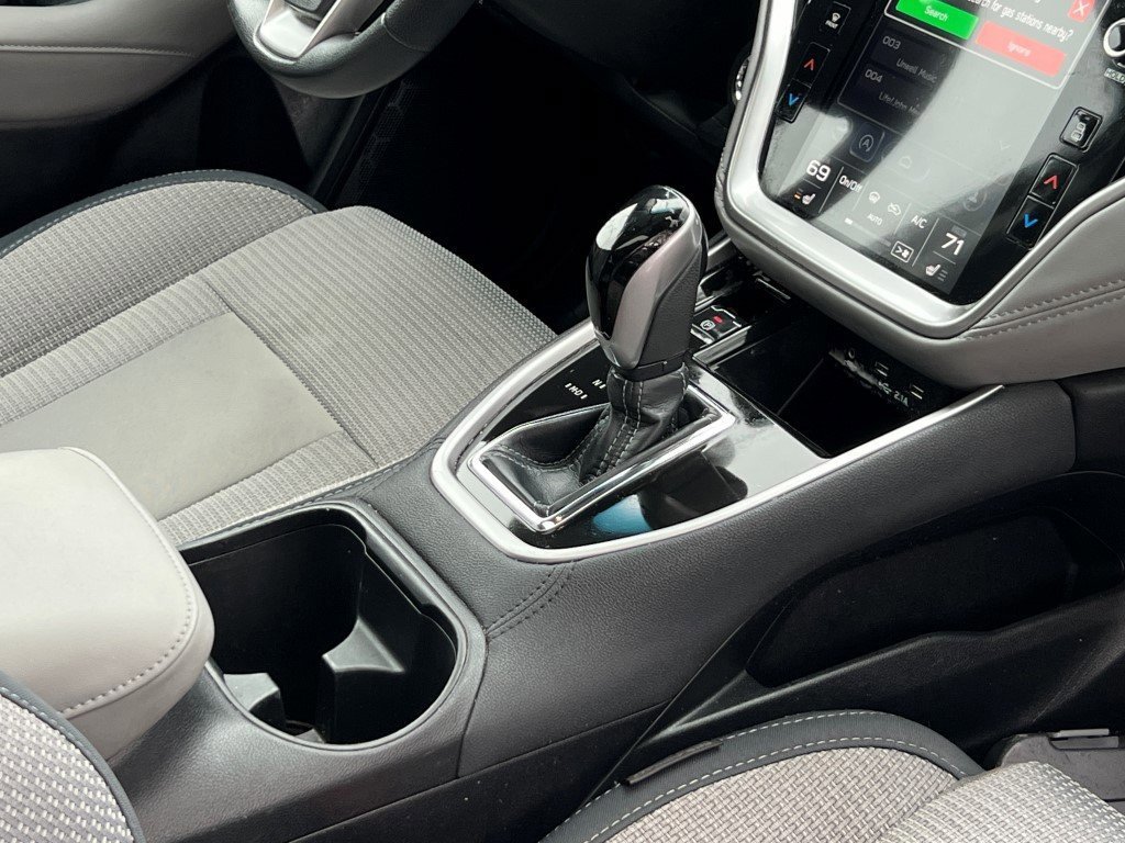 Used 2022 Subaru Outback Premium image 10