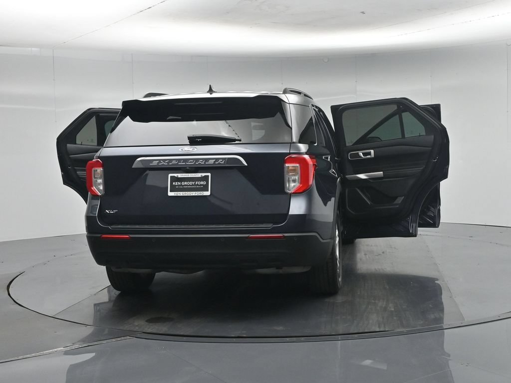 Certified 2023 Ford Explorer XLT RWD image 32