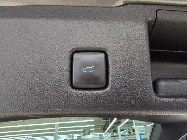 Certified 2025 Ford Escape Platinum AWD/4WD image 10