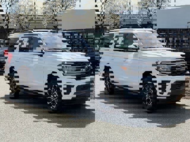 Certified 2024 Ford Expedition Max XLT image 5