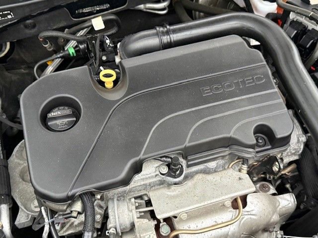 Used 2021 Chevrolet Malibu LT FWD image 33