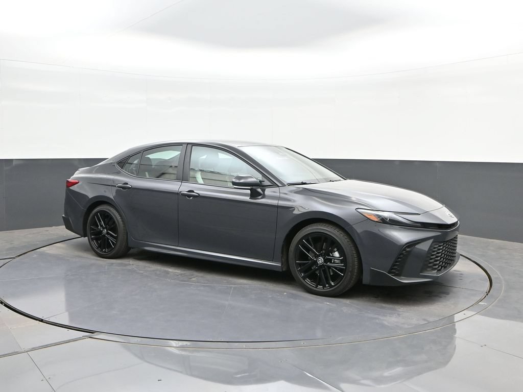 Used 2026 Toyota Camry SE FWD image 15