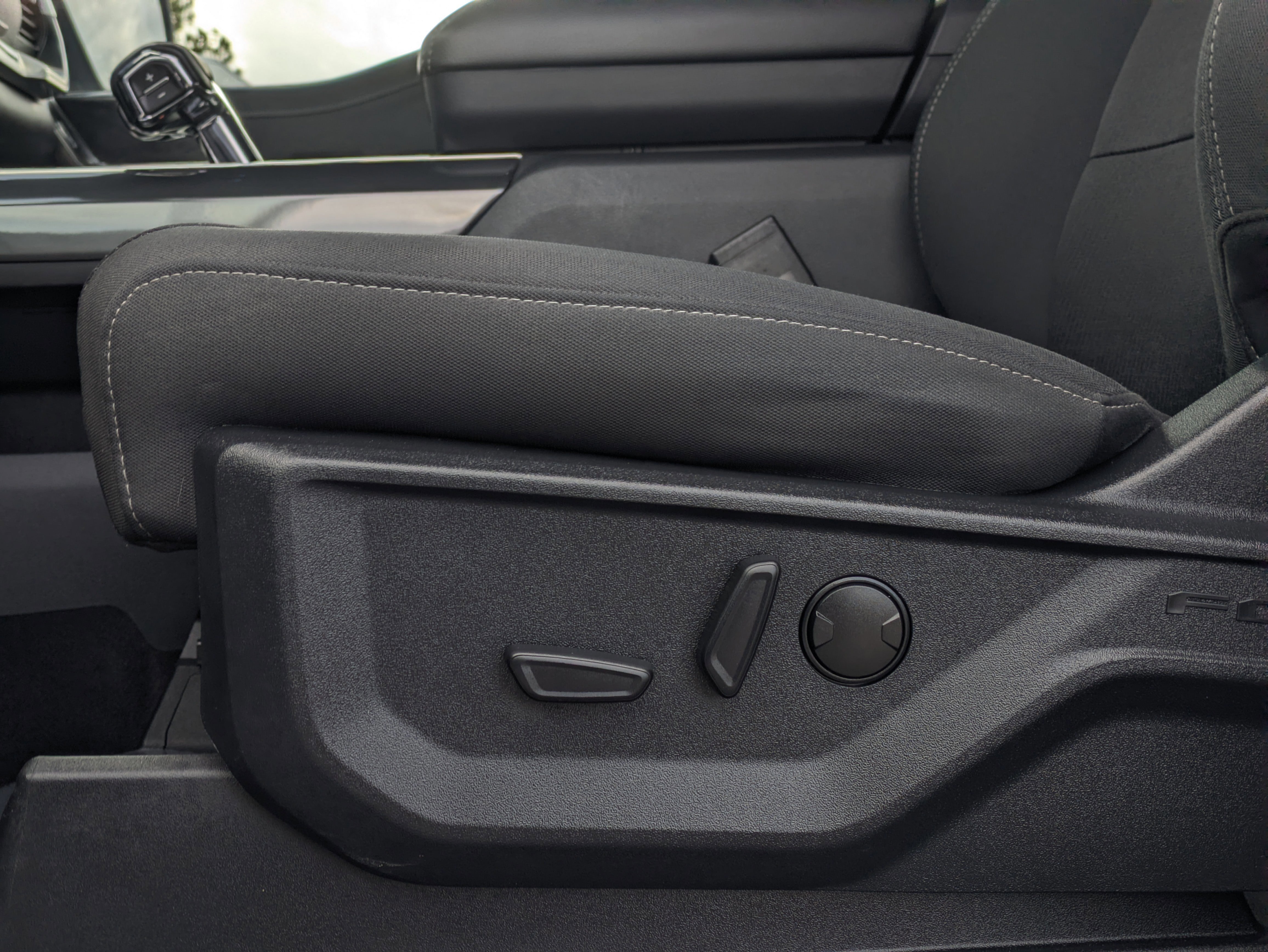 Certified 2023 Ford F150 XLT w/ Equipment Group 302A High image 23