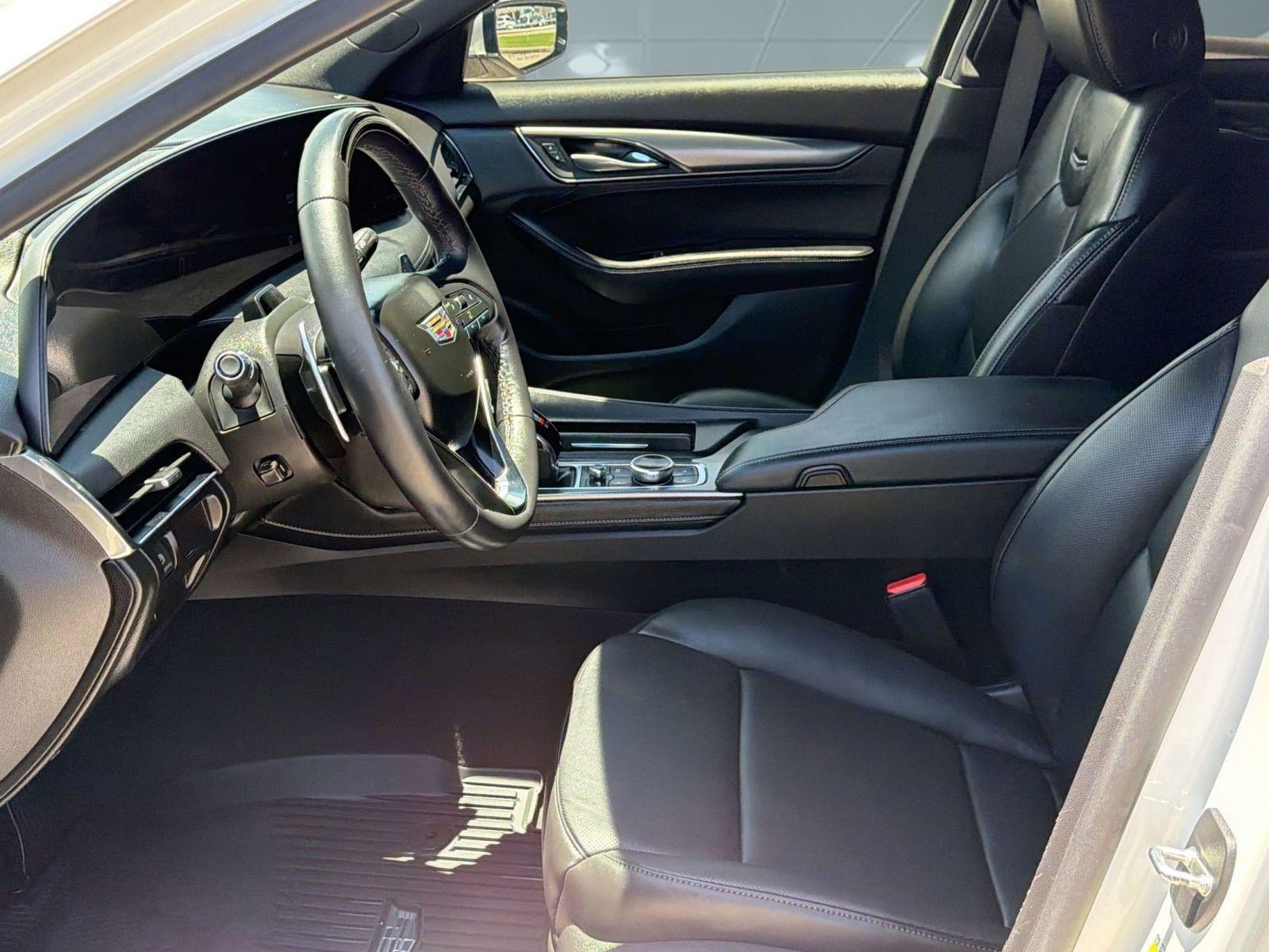 Used 2025 Cadillac CT5 Premium Luxury RWD image 5