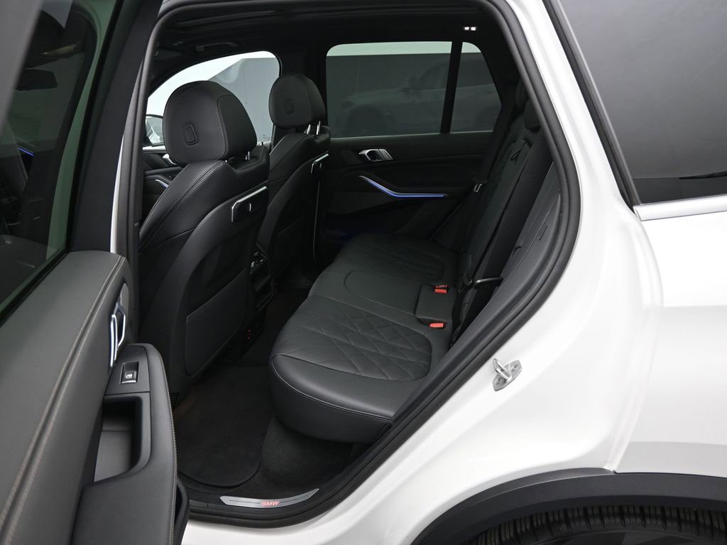 Used 2025 BMW X5 xDrive50e image 18