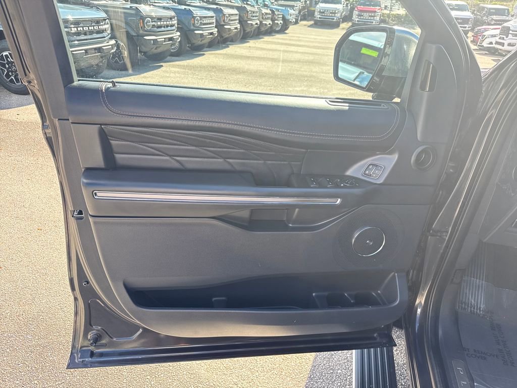 Certified 2024 Ford Expedition Platinum image 14
