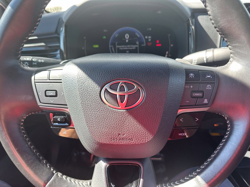 Used 2025 Toyota Camry SE FWD image 36
