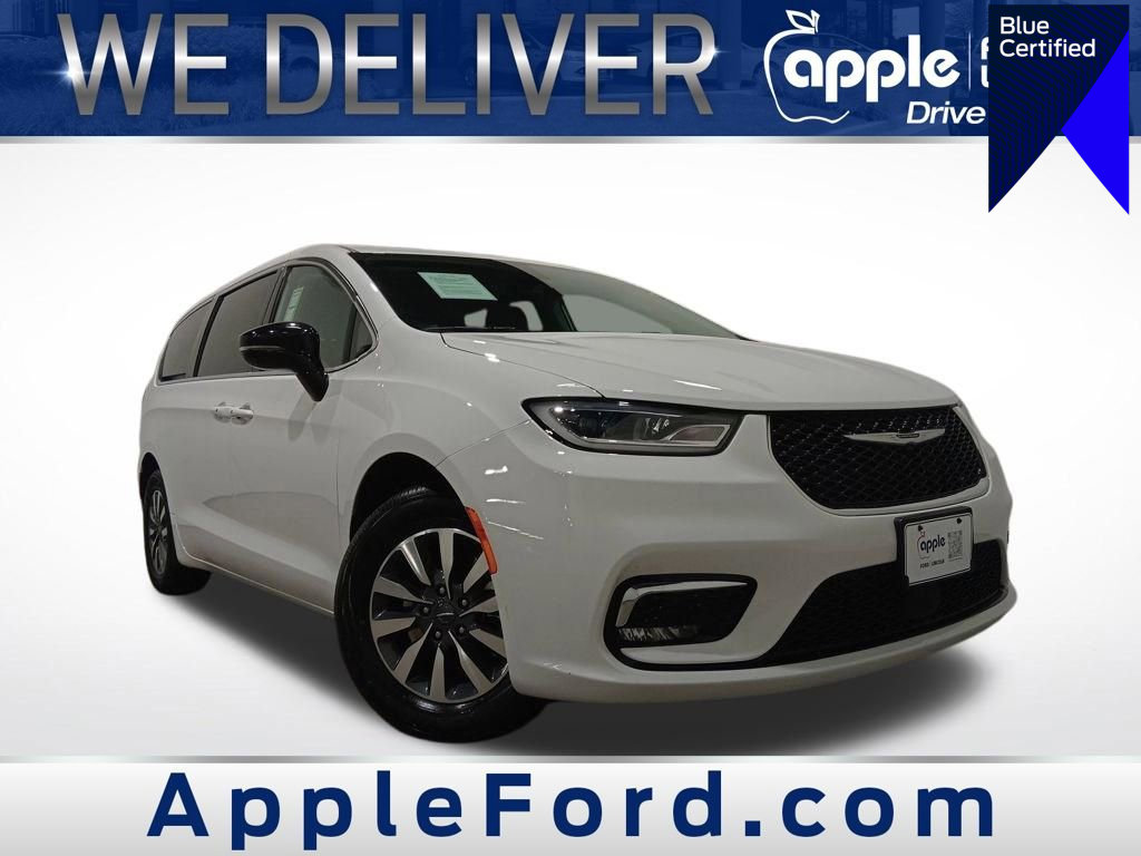 Used 2024 Chrysler Pacifica Select