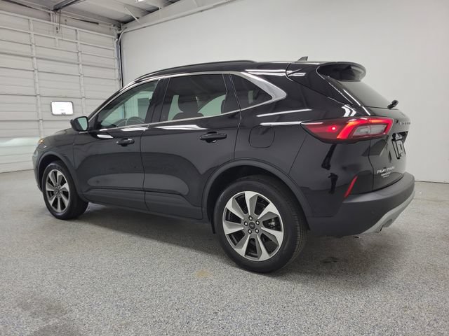 Certified 2025 Ford Escape Platinum AWD/4WD image 4