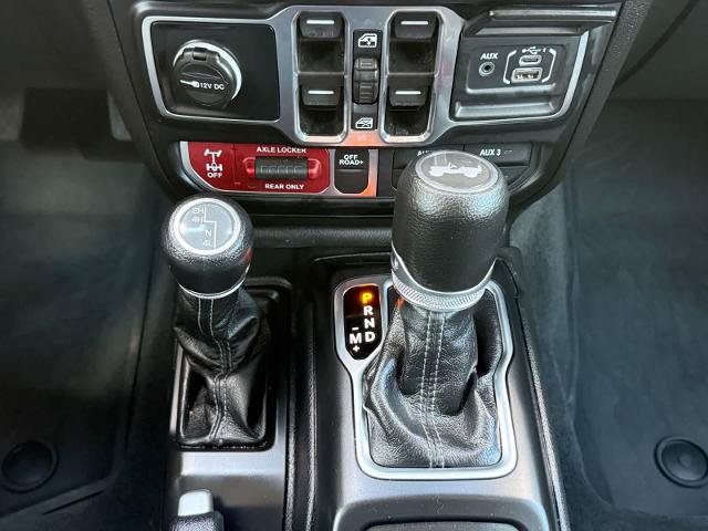 Used 2025 Jeep Wrangler Unlimited Sport AWD/4WD image 19