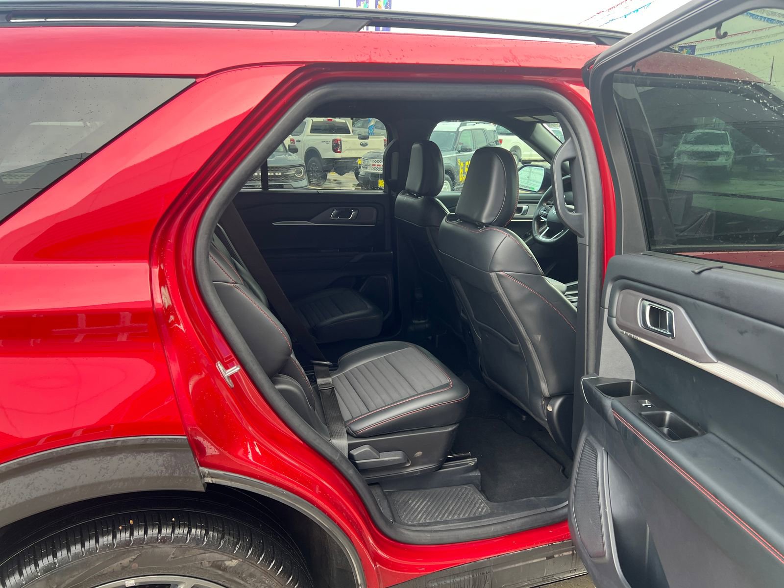 Certified 2025 Ford Explorer ST-Line w/ Premium Package RWD image 14