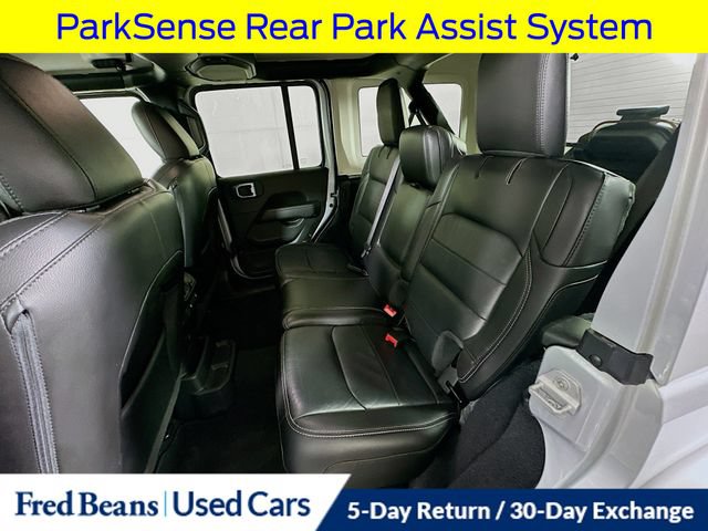 Used 2023 Jeep Wrangler Unlimited Sahara w/ LED Lighting Group AWD/4WD image 30