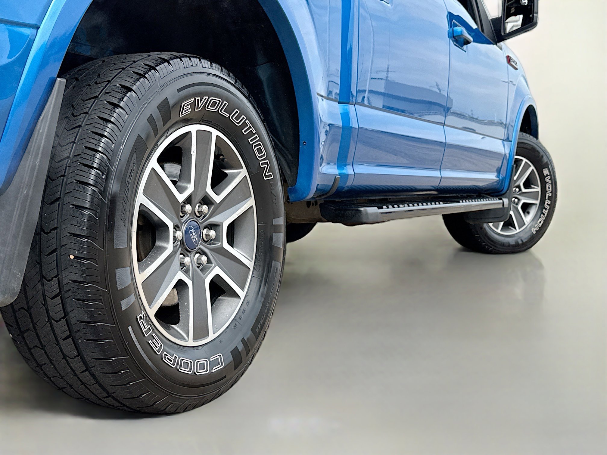 Certified 2019 Ford F150 XLT w/ Equipment Group 302A Luxury AWD/4WD image 19