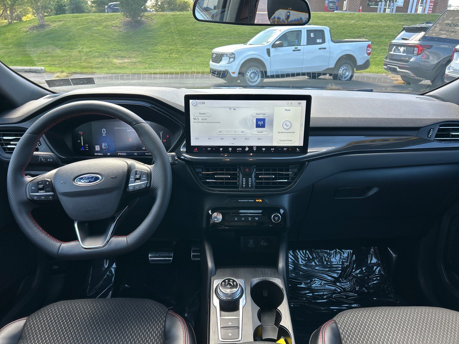 Certified 2023 Ford Escape ST-Line w/ Tech Pack #1 AWD/4WD image 3
