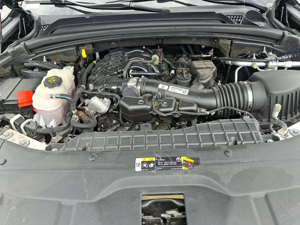 Used 2023 Jeep Grand Cherokee Limited AWD/4WD image 27