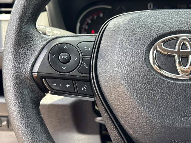 Used 2025 Toyota RAV4 XLE AWD/4WD image 18
