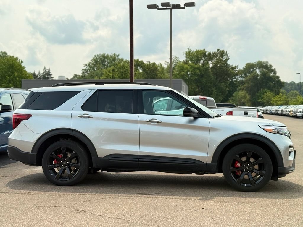 Certified 2024 Ford Explorer ST w/ Technology Package AWD/4WD image 34