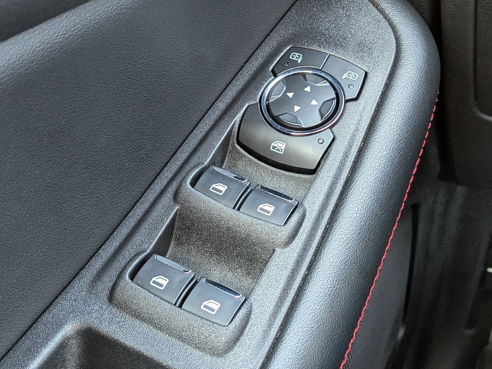 Certified 2024 Ford Edge ST-Line image 28