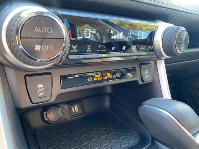 Used 2024 Toyota RAV4 XLE Premium image 32