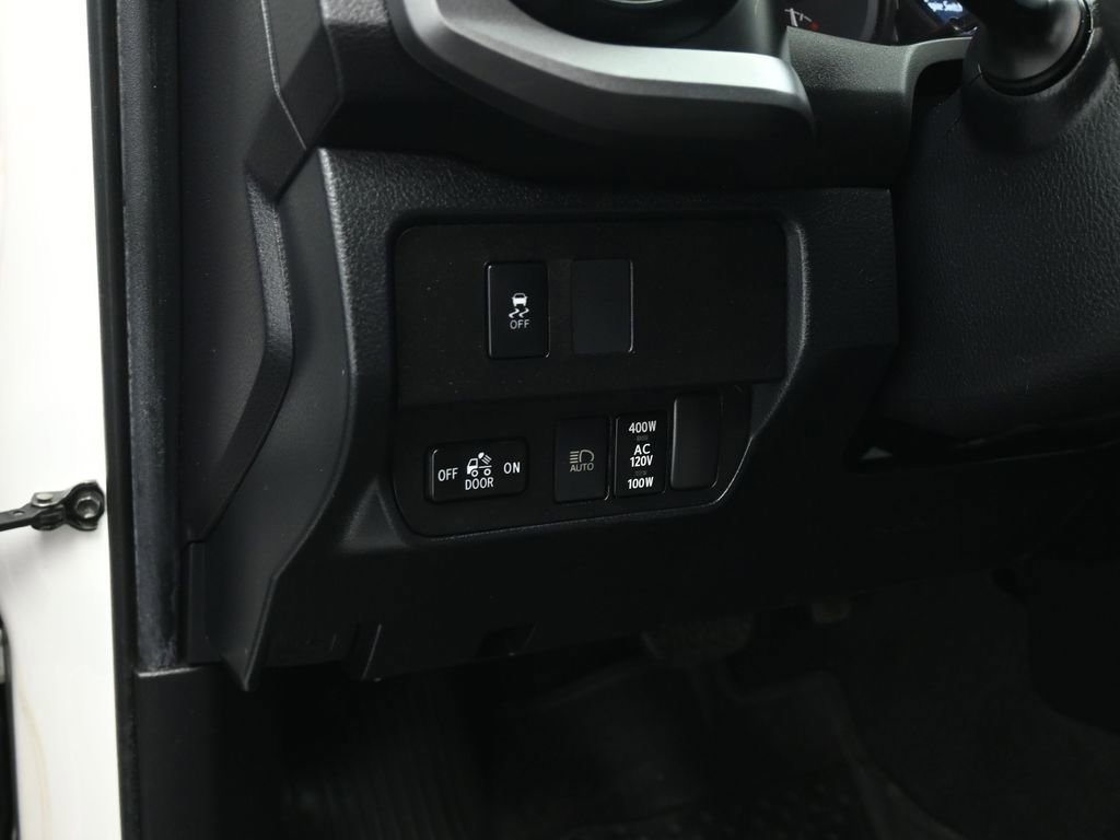 Used 2021 Toyota Tacoma TRD Sport w/ Technology Package image 28