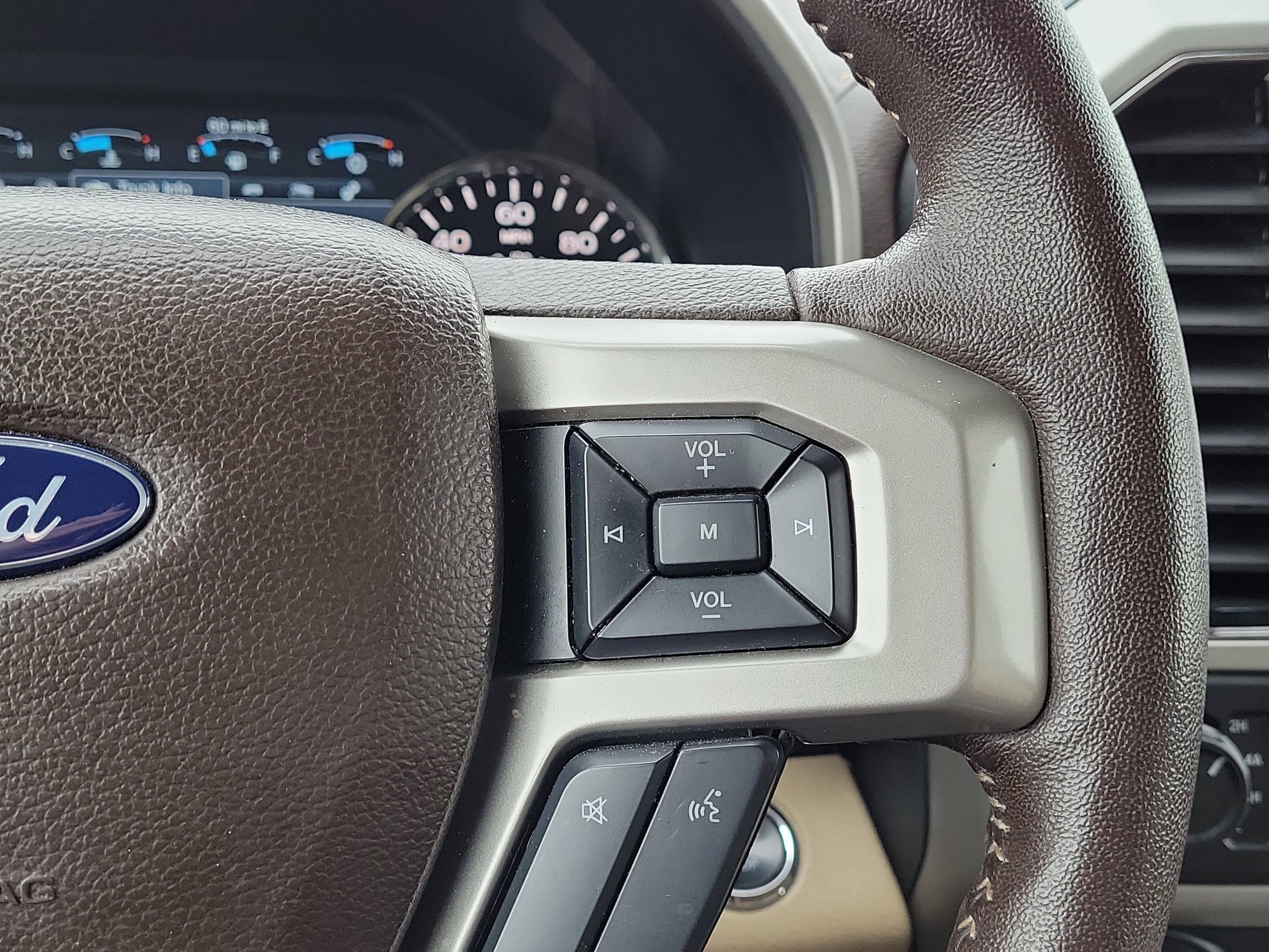 Certified 2020 Ford F150 Lariat w/ Equipment Group 502A Luxury image 23