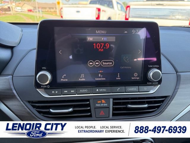 Used 2025 Nissan Altima 2.5 SV FWD image 23