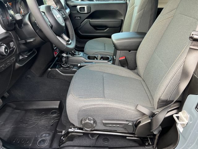 Used 2026 Jeep Wrangler Sport AWD/4WD image 23