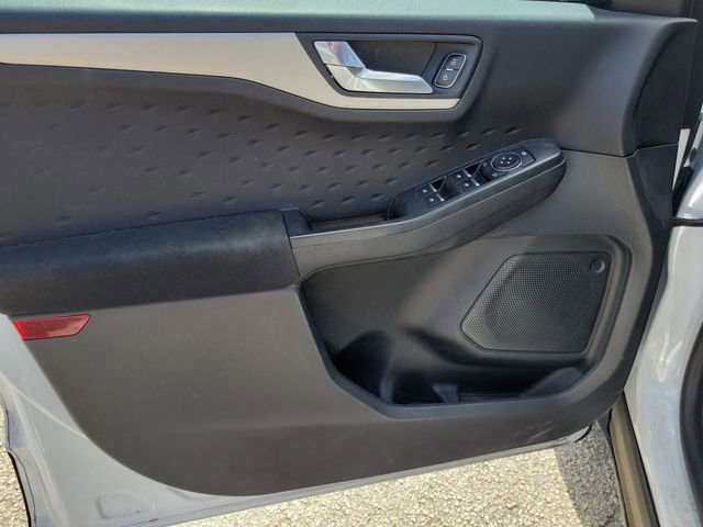 Certified 2020 Ford Escape SE image 16