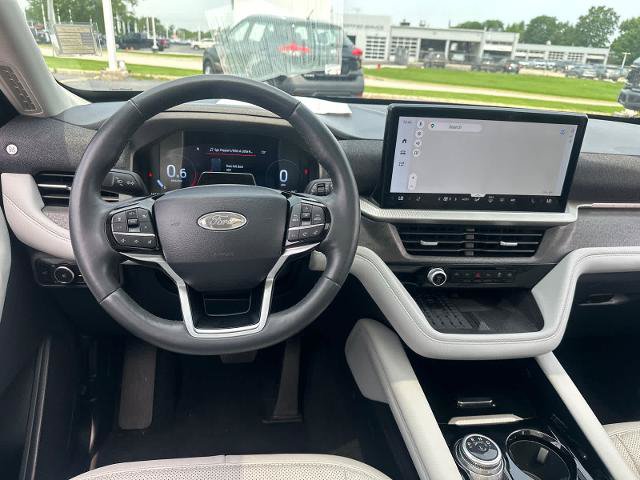 Certified 2025 Ford Explorer Platinum w/ Ultimate Package AWD/4WD image 16