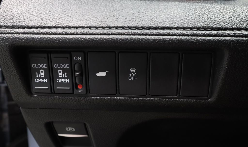 Used 2025 Honda Odyssey Sport-L image 27