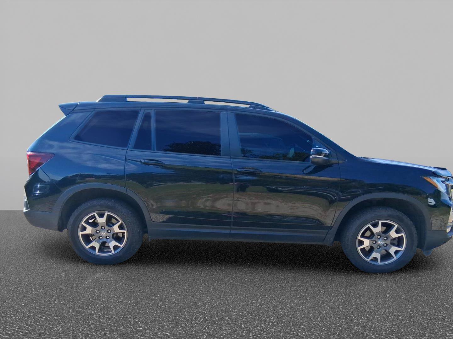 Used 2023 Honda Passport TrailSport image 4