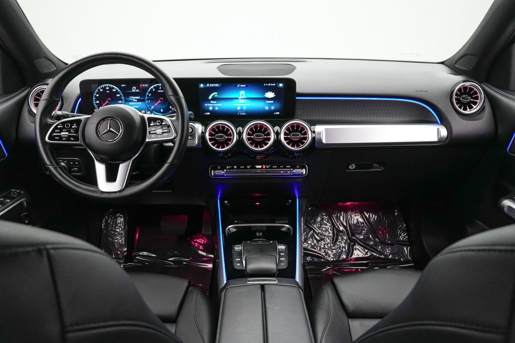 Used 2022 Mercedes-Benz GLB 250 w/ Premium Package Lite image 17