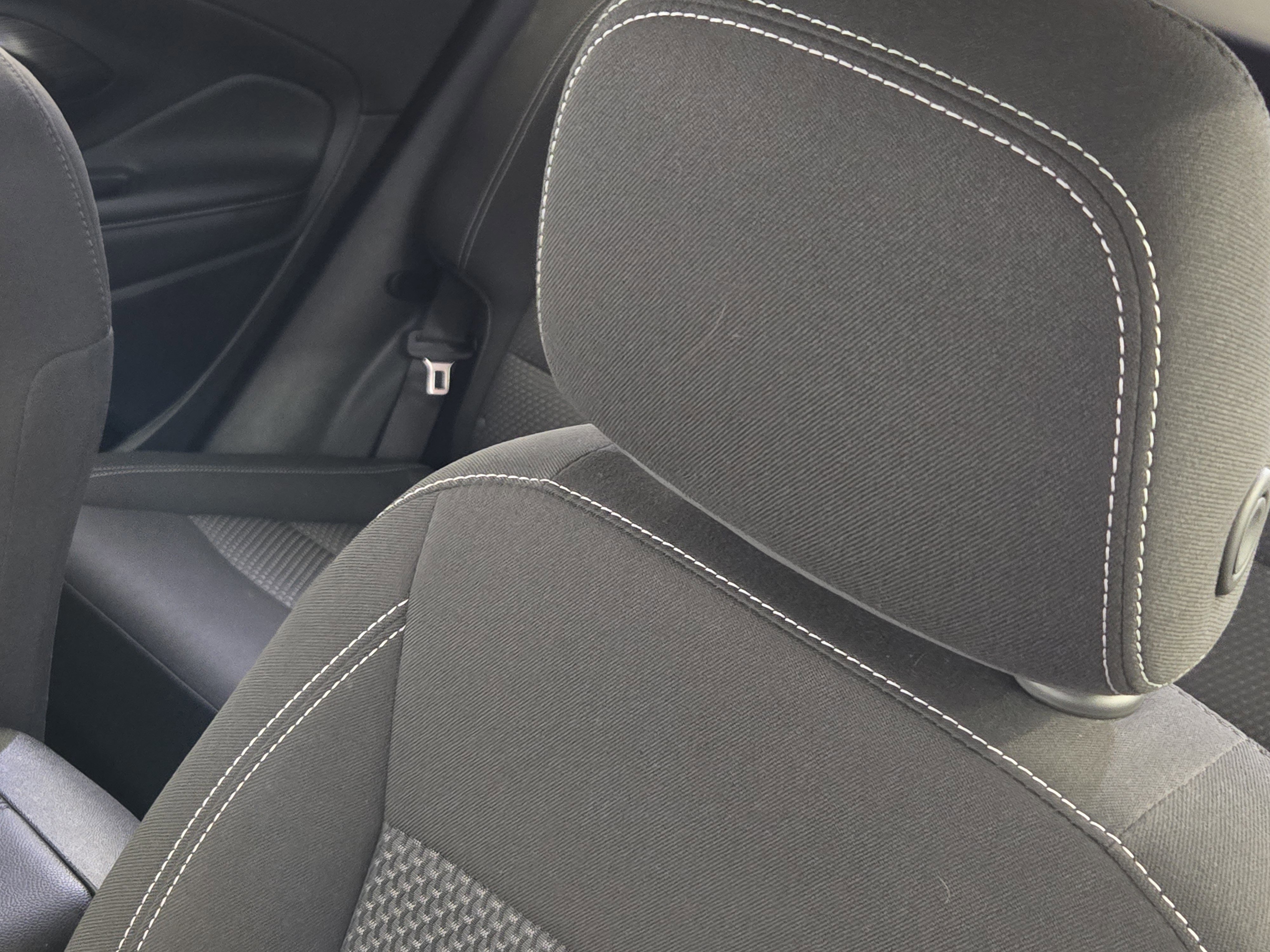 Used 2024 GMC Terrain SLE FWD image 16