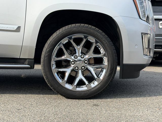 Used 2017 Cadillac Escalade Luxury AWD/4WD image 28