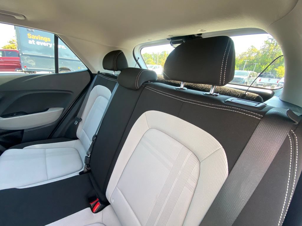 Used 2025 Hyundai Venue SEL FWD image 25