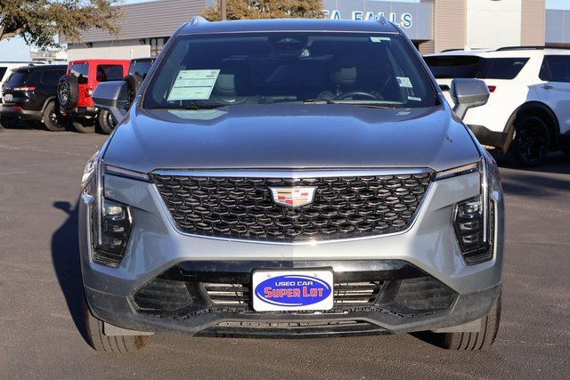 Used 2024 Cadillac XT4 Premium Luxury image 8