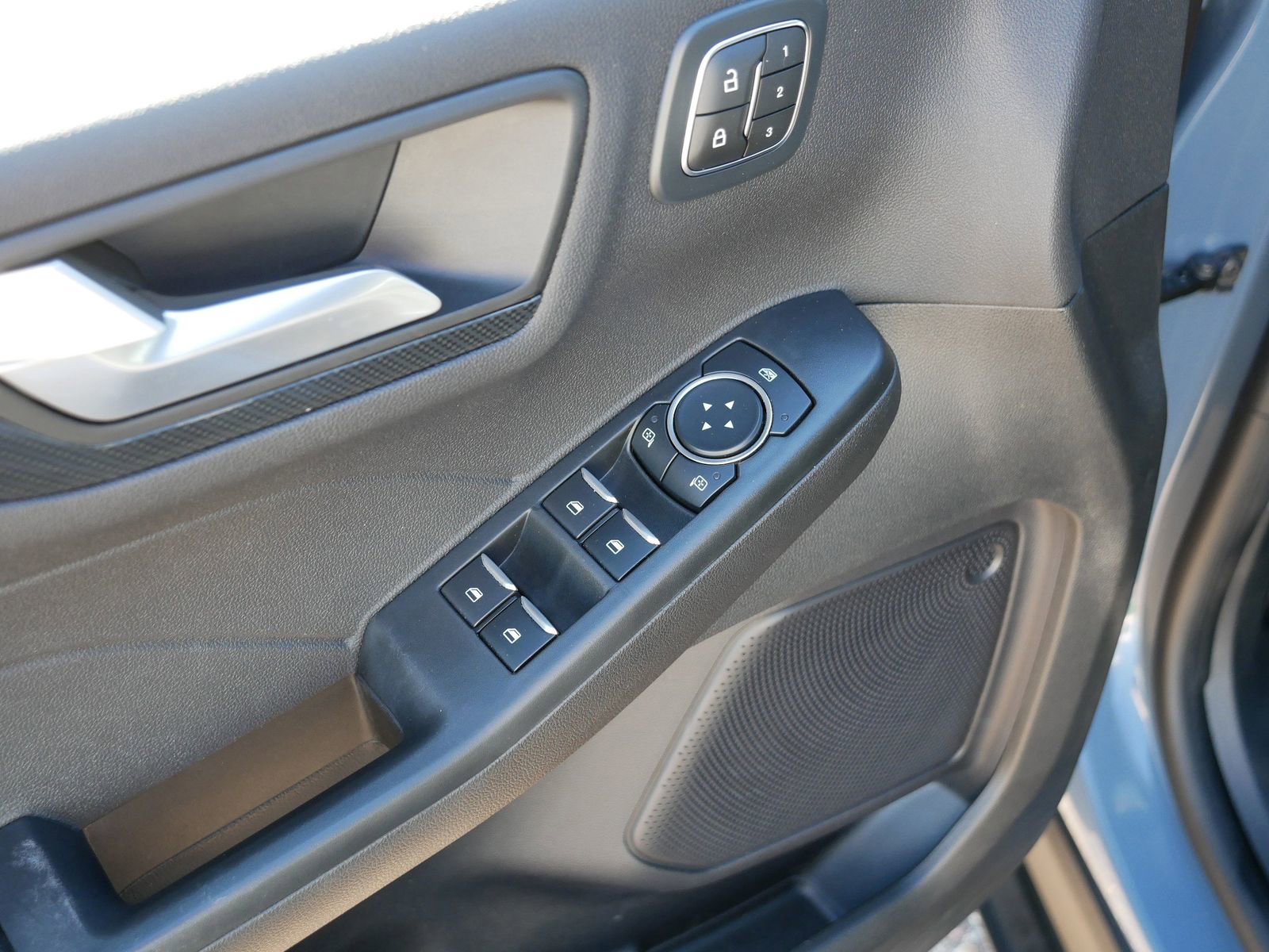 Certified 2023 Ford Escape ST-Line Elite AWD/4WD image 18