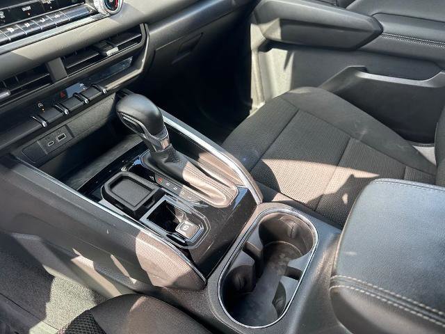 Used 2024 GMC Canyon Elevation image 14