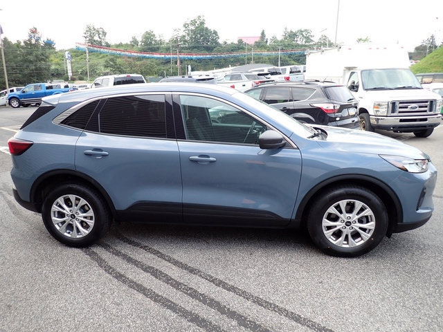 Certified 2023 Ford Escape Active AWD/4WD image 9
