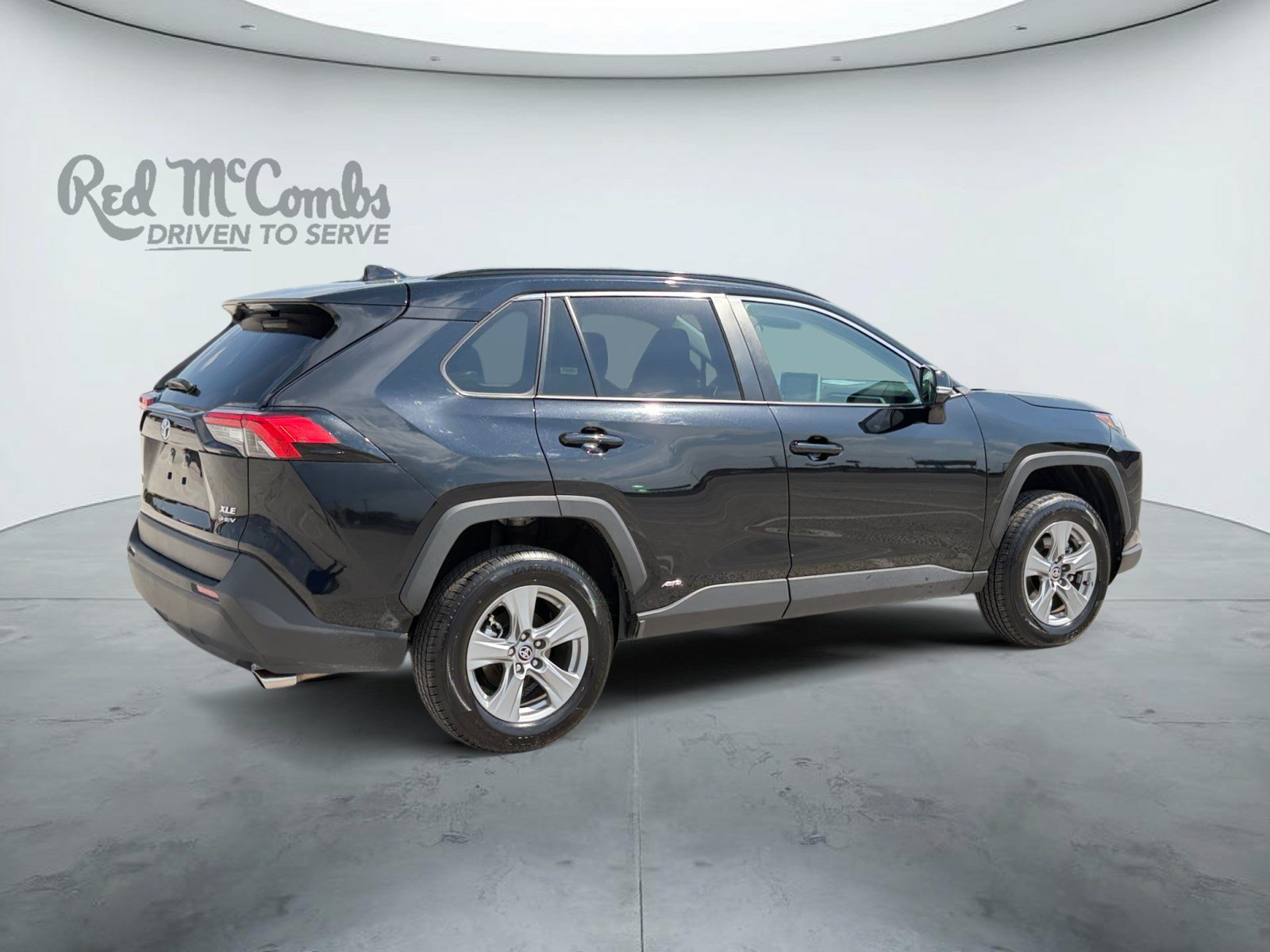 Used 2025 Toyota RAV4 XLE AWD/4WD image 5