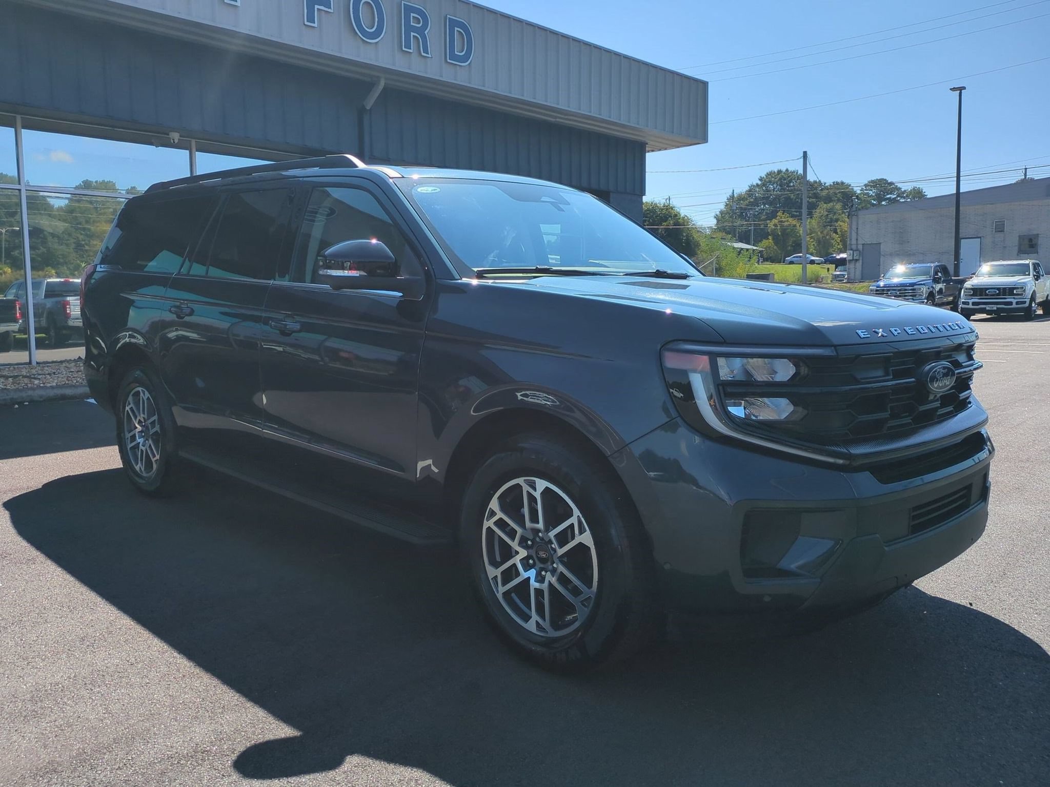 Certified 2025 Ford Expedition Max Active RWD image 3