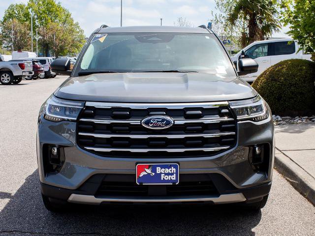 Certified 2025 Ford Explorer Active w/ Active Comfort Package AWD/4WD image 2